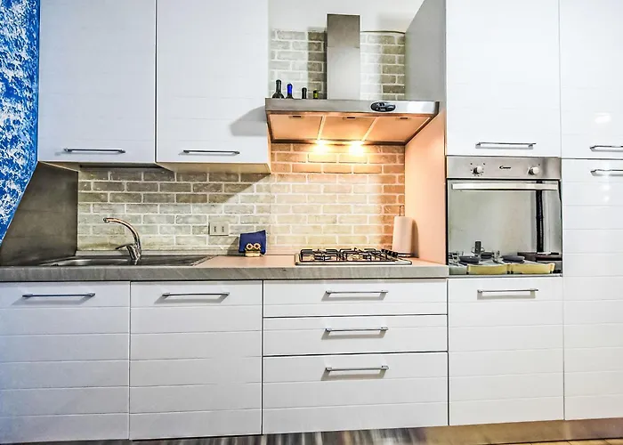 Antony By Interhome * Rosapineta